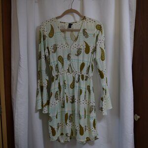 Valija Long sleeve w/Flare, Green/Beige Dress, size small